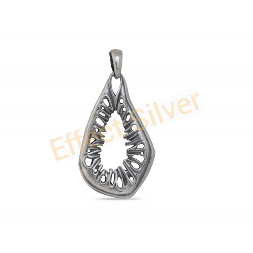 Elegant Pendant in Sterling Silver